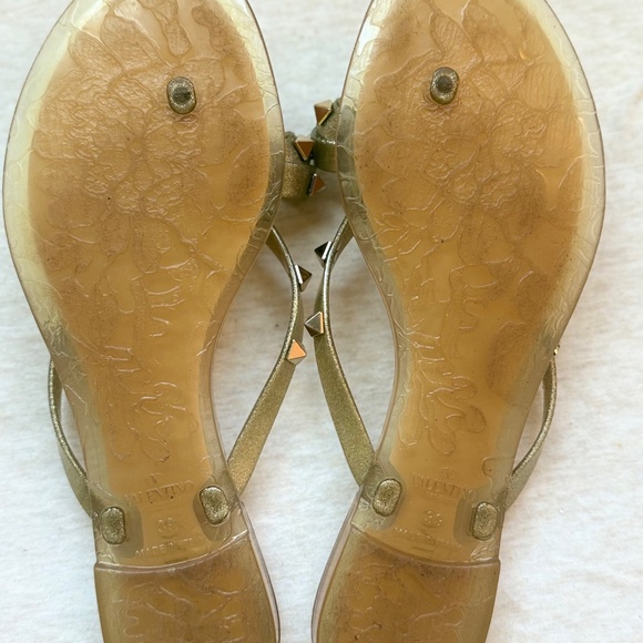 Women’s Valentino rock, stud, jelly flip-flops - Picture 6 of 8